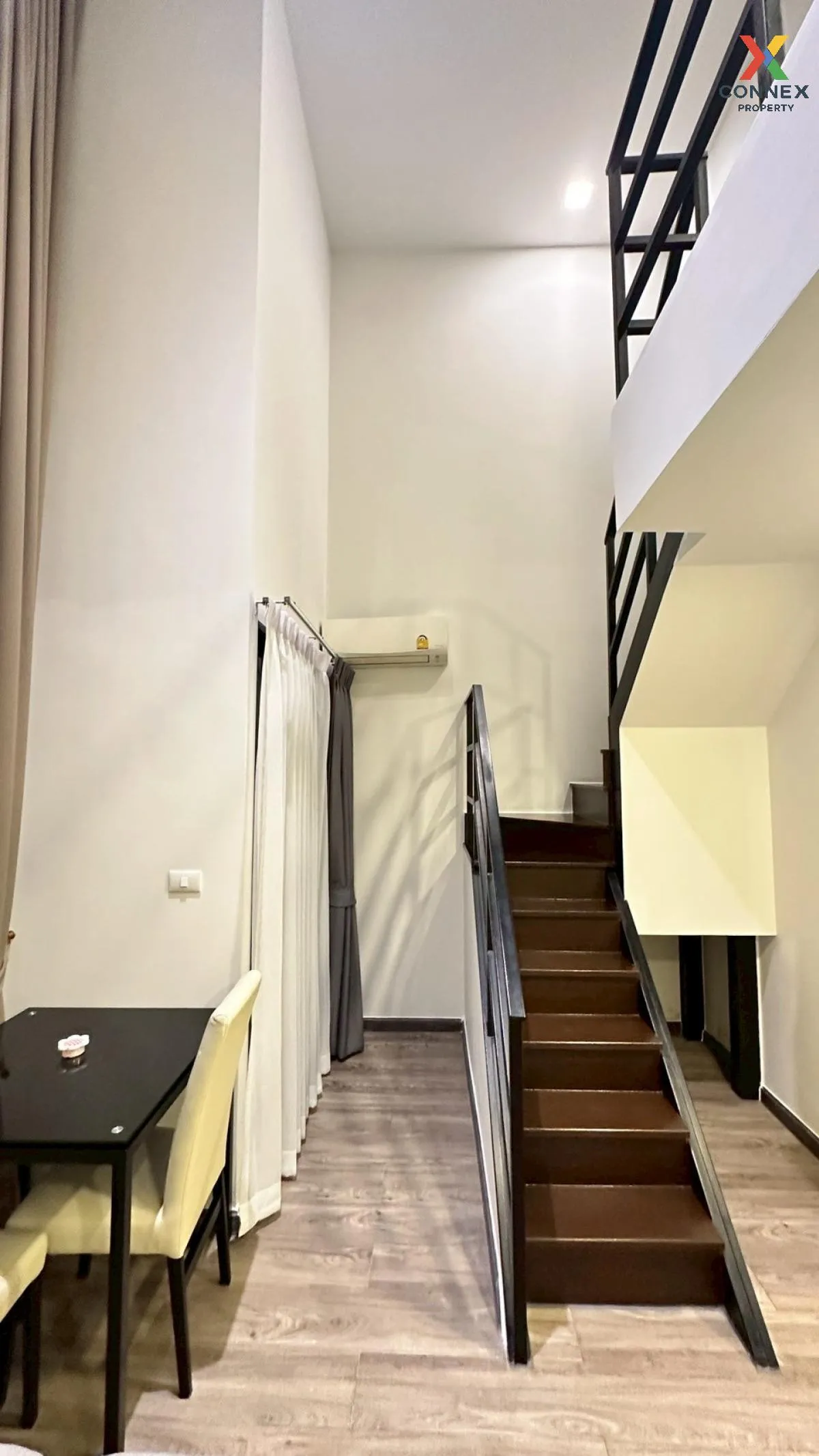 เช่าคอนโด  เดอะ คอลเล็ค รัชดา 32 ห้องมุม  แขวงจันทรเกษม เขต จตุจั