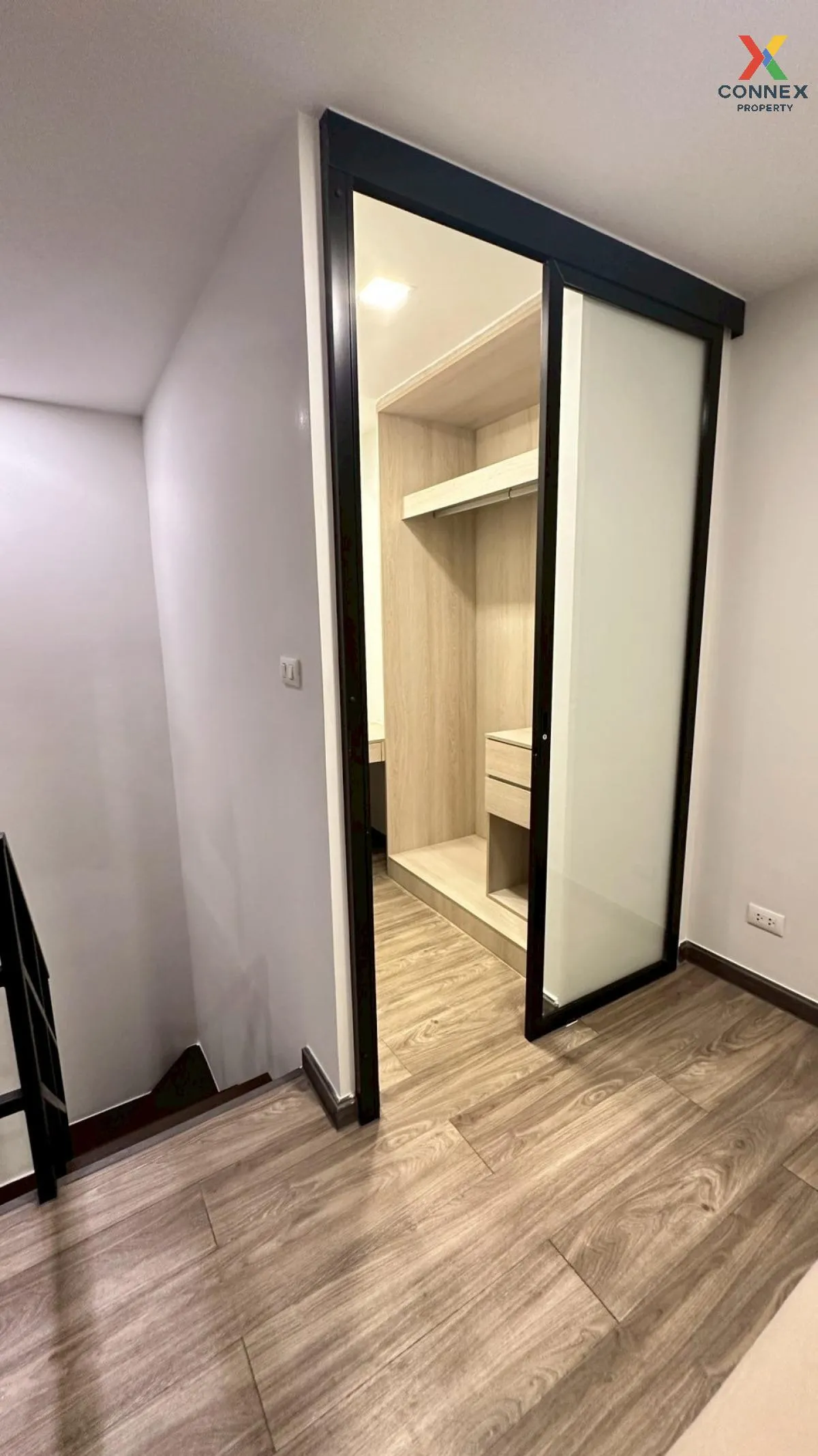 เช่าคอนโด  เดอะ คอลเล็ค รัชดา 32 ห้องมุม  แขวงจันทรเกษม เขต จตุจั