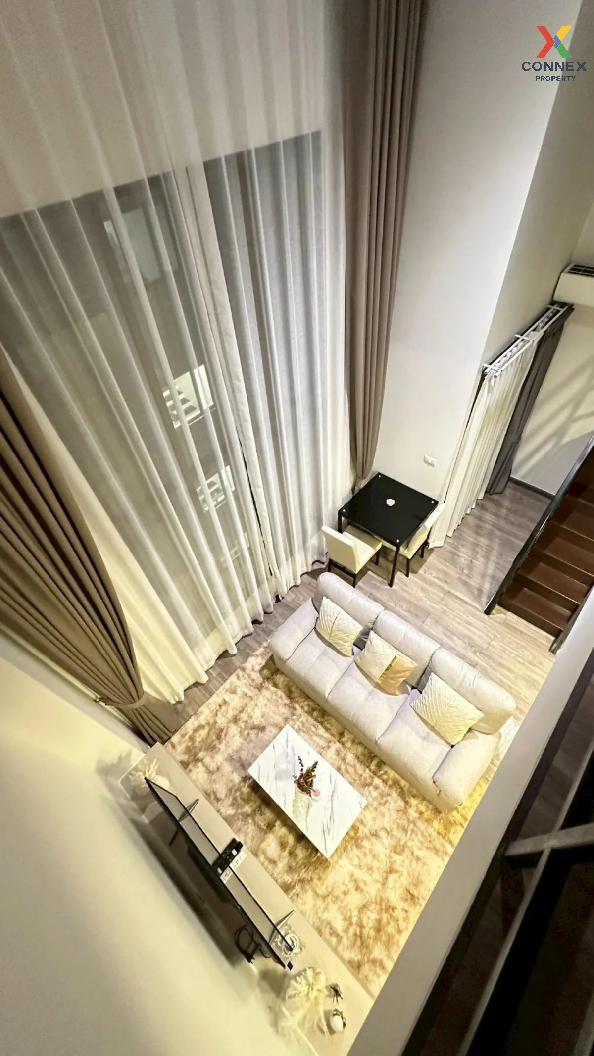 เช่าคอนโด  เดอะ คอลเล็ค รัชดา 32 ห้องมุม  แขวงจันทรเกษม เขต จตุจั