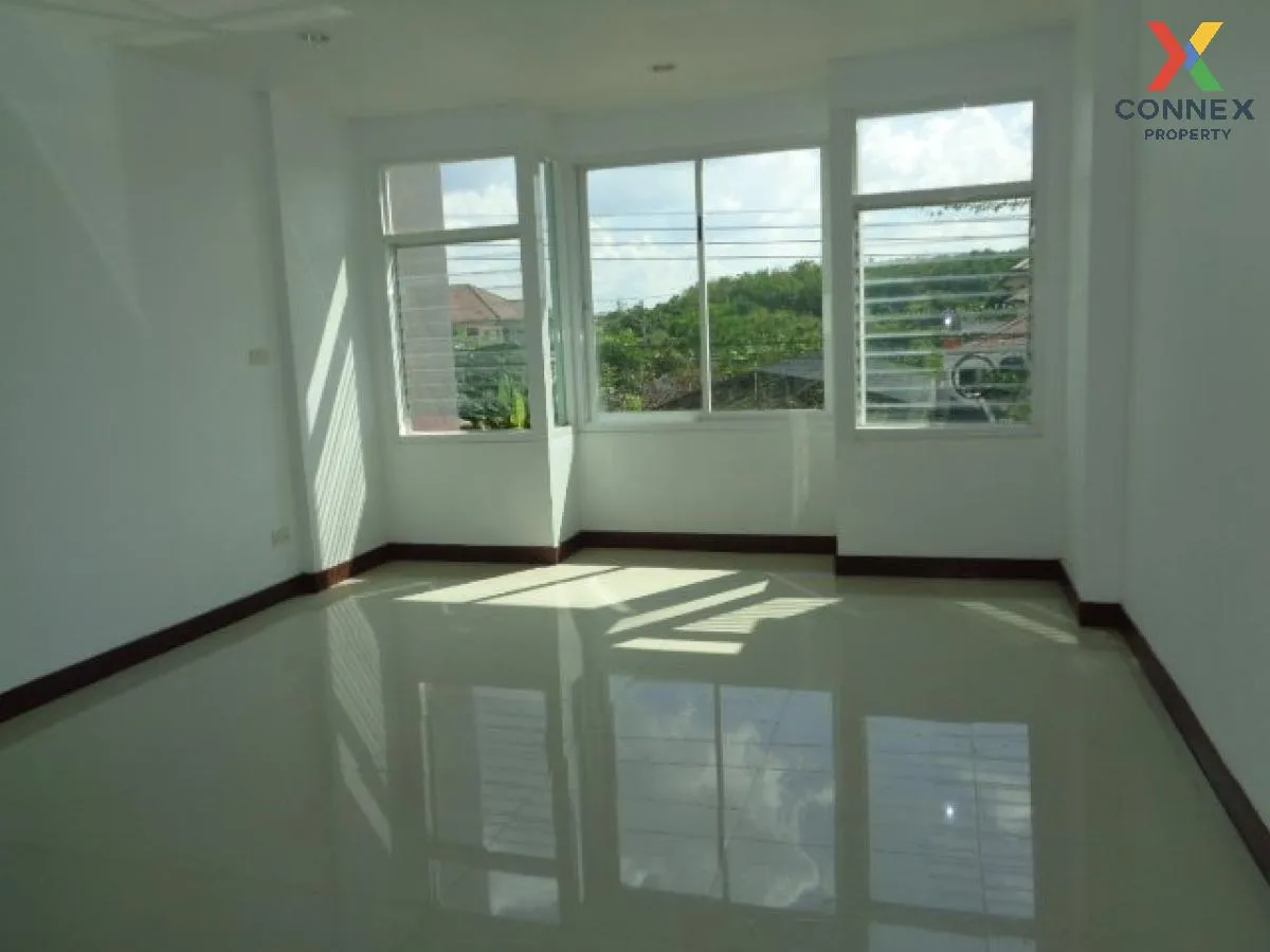 For Sale 2 - storey townhouse 22.5 square wa corner house Hat Yai