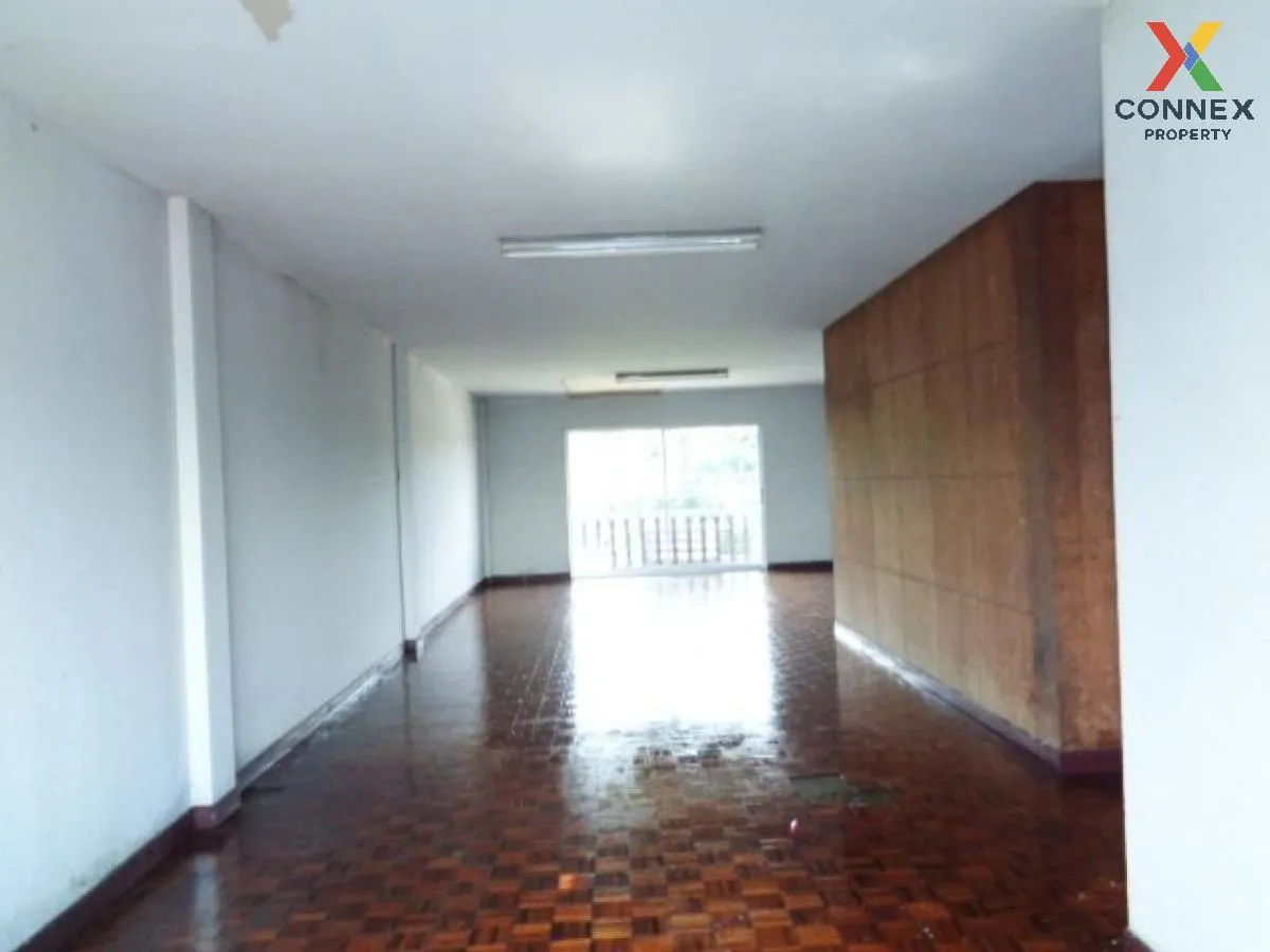 For Sale Commercial building, Chiang Mai, 260 sq m., Yang Neng, S 4