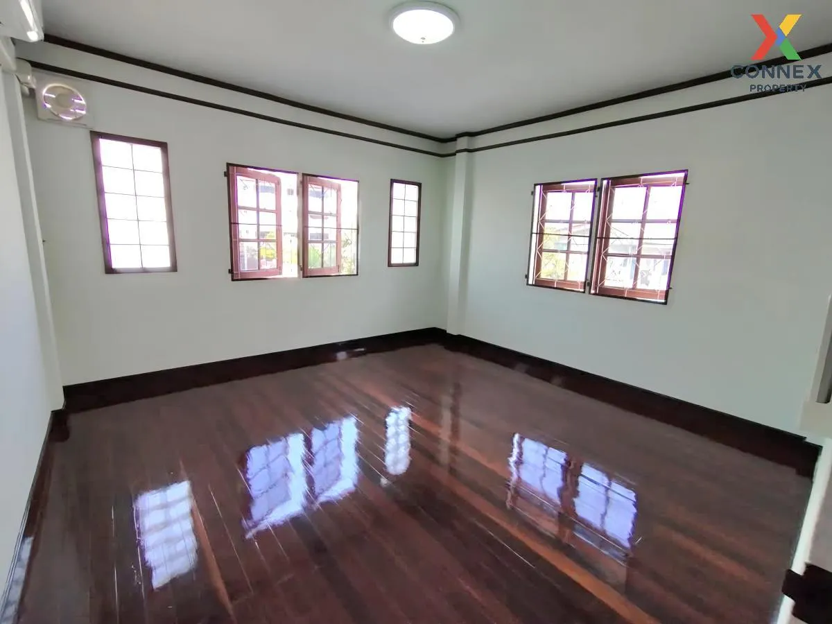 ขายบ้านเดี่ยว พร้อมห้องเช่า 11 ห้อง ซอยเพชรเกษม 79 ห้องมุม หน้ากว