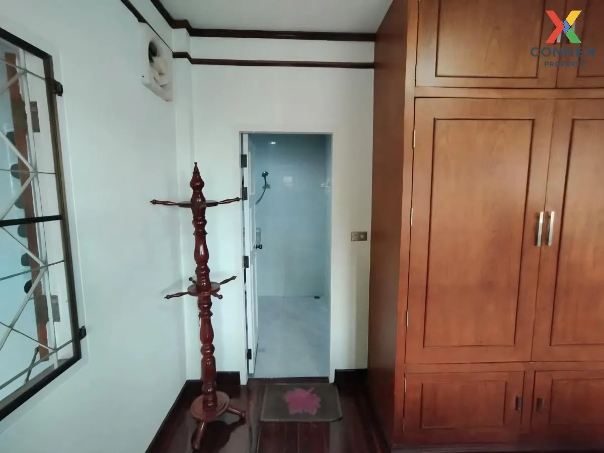 ขายบ้านเดี่ยว พร้อมห้องเช่า 11 ห้อง ซอยเพชรเกษม 79 ห้องมุม หน้ากว