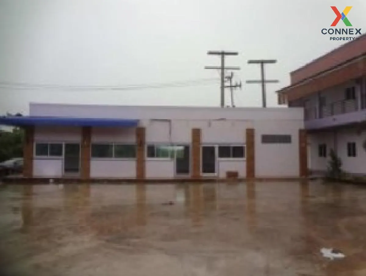 For Sale 2 - storey house with business, 1420 square meters Surat 1