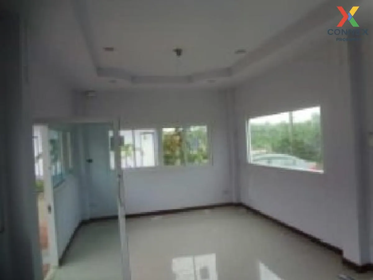 For Sale 2 - storey house with business, 1420 square meters Surat 3