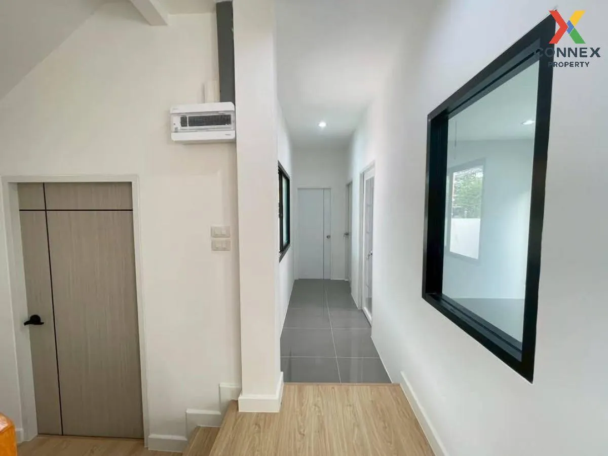 For Sale House , Preecha Lamphet , wide frontage , newly renovate