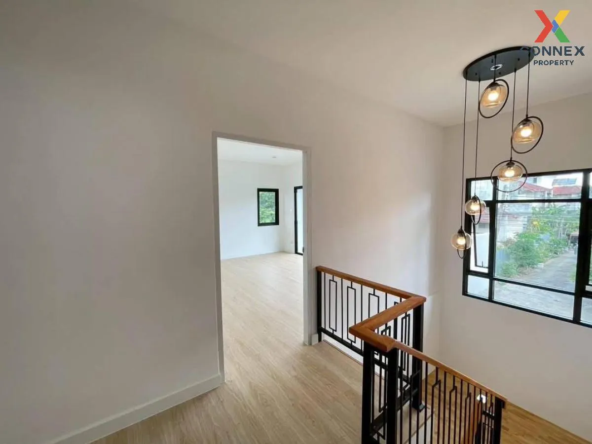 For Sale House , Preecha Lamphet , wide frontage , newly renovate