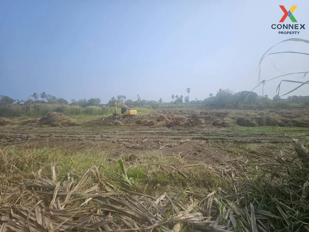 For Sale land 28 rai Nakhon Pathom , Don Faek , Nakhon Chai Si , 