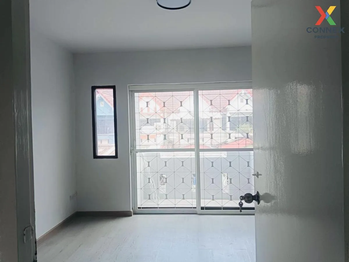 For Sale Townhouse/Townhome  , Chokchai Panchathap , MRT-Min Buri