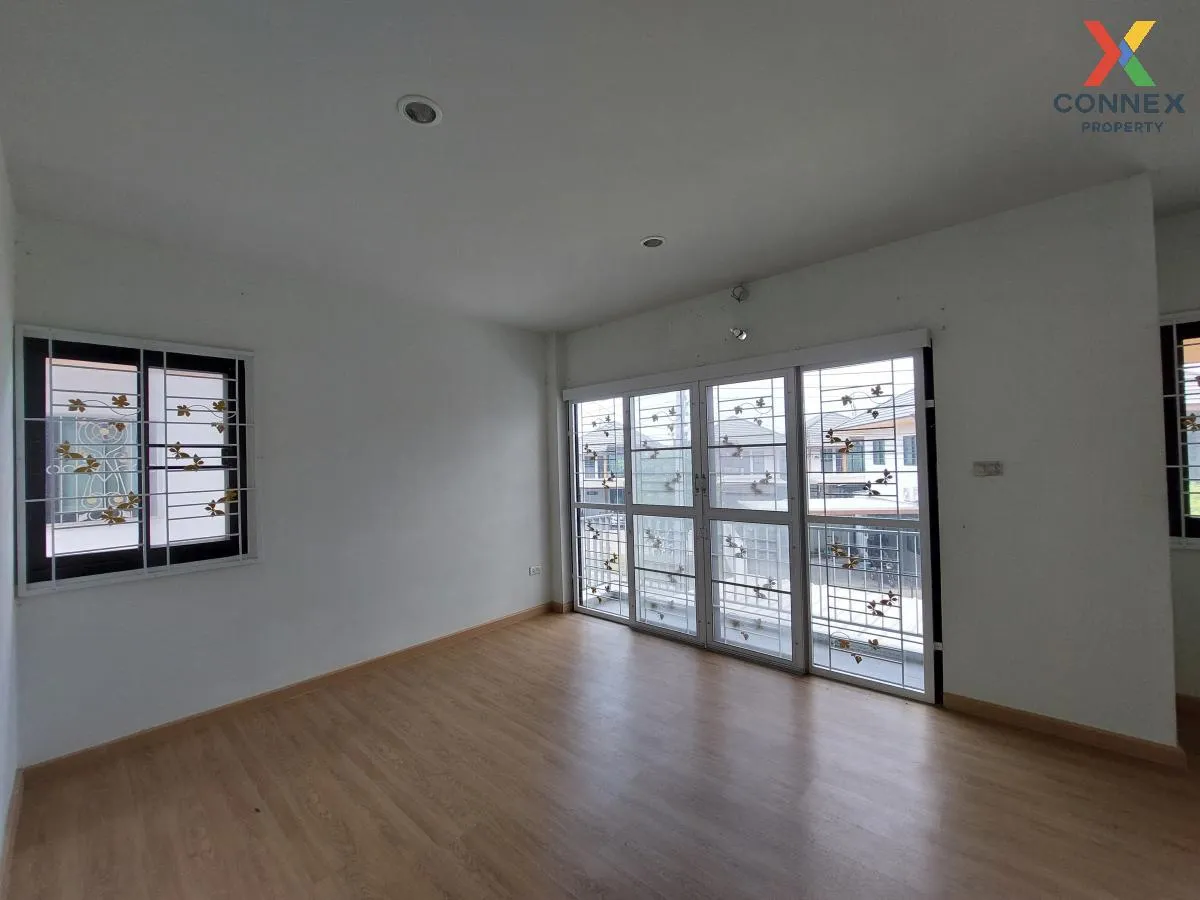 ขายทาวน์เฮ้าส์/ทาวน์โฮม  นิรันดา ชลบุรี หน้ากว้าง ดอนหัวฬอ เมืองช