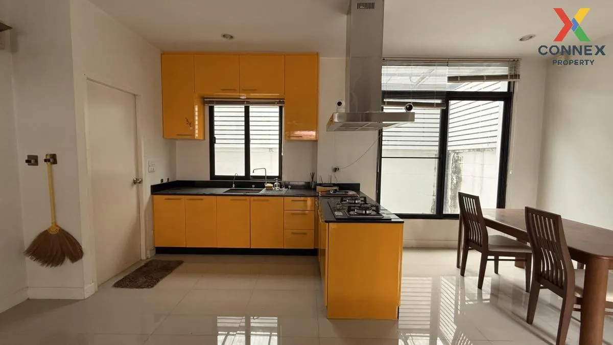 For Sale Townhouse/Townhome  , VIRIDIAN RATCHAPRUEK , wide fronta