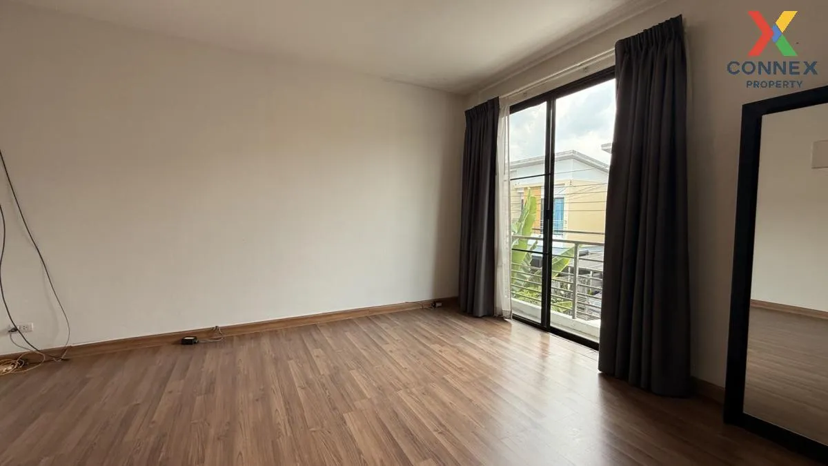 For Sale Townhouse/Townhome  , VIRIDIAN RATCHAPRUEK , wide fronta