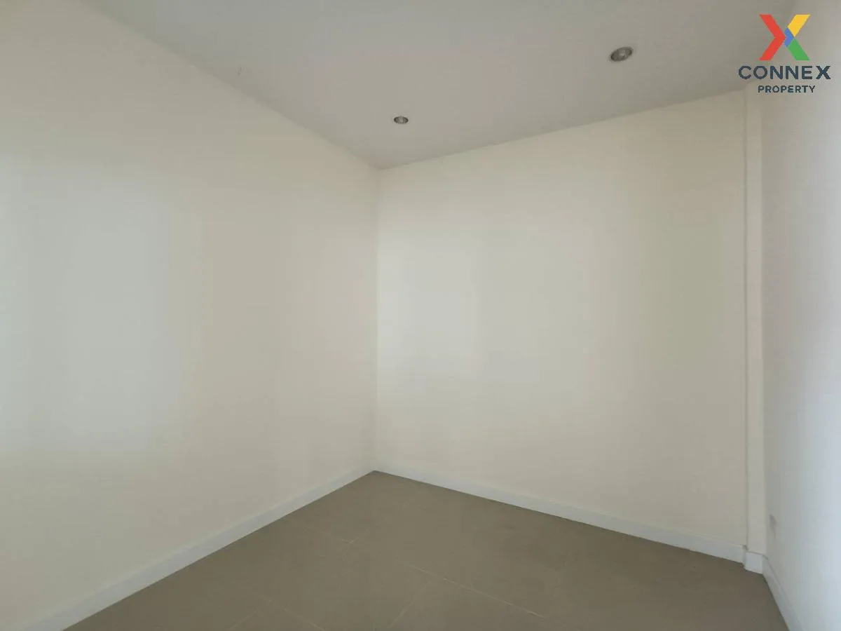 ขายทาวน์เฮ้าส์ เพลินพฤกษา13 ปราณบุรี ห้องมุม หน้ากว้าง วังก์พง เม