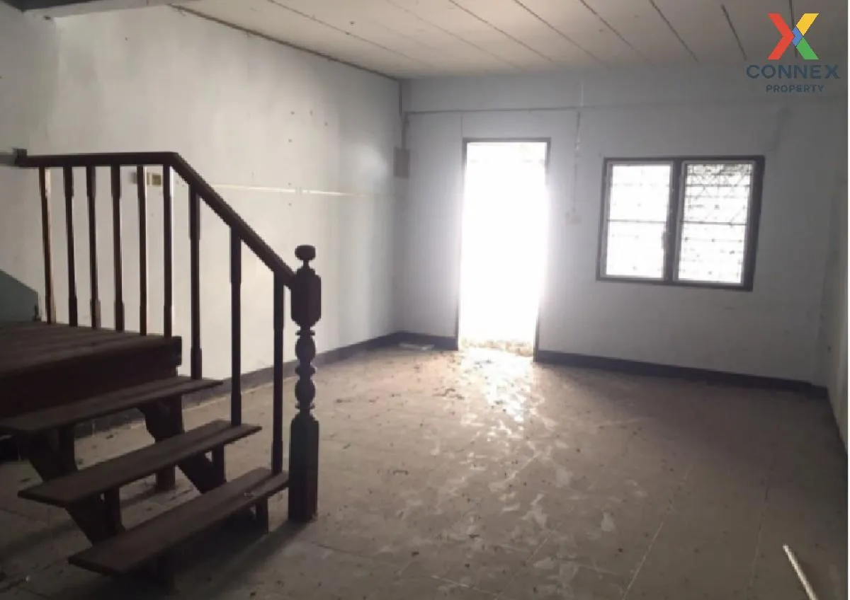 For Sale 2 - storey commercial building 61 square wah Chai Badan  4