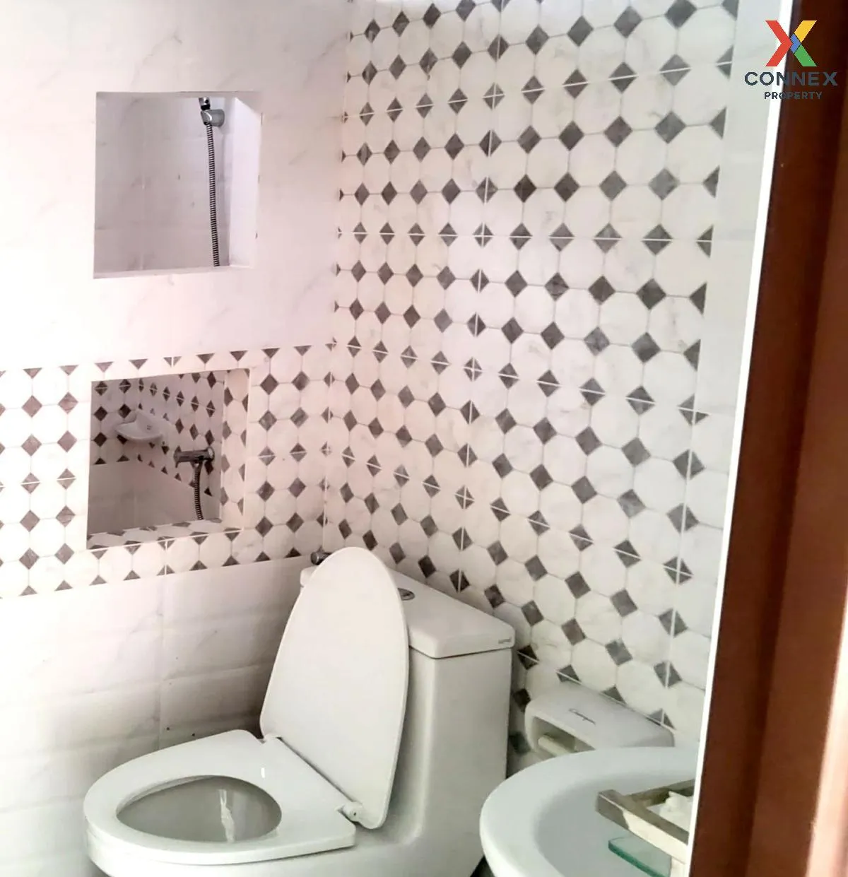 For Sale 1 - storey detached house area 73.20 square wah Thung So