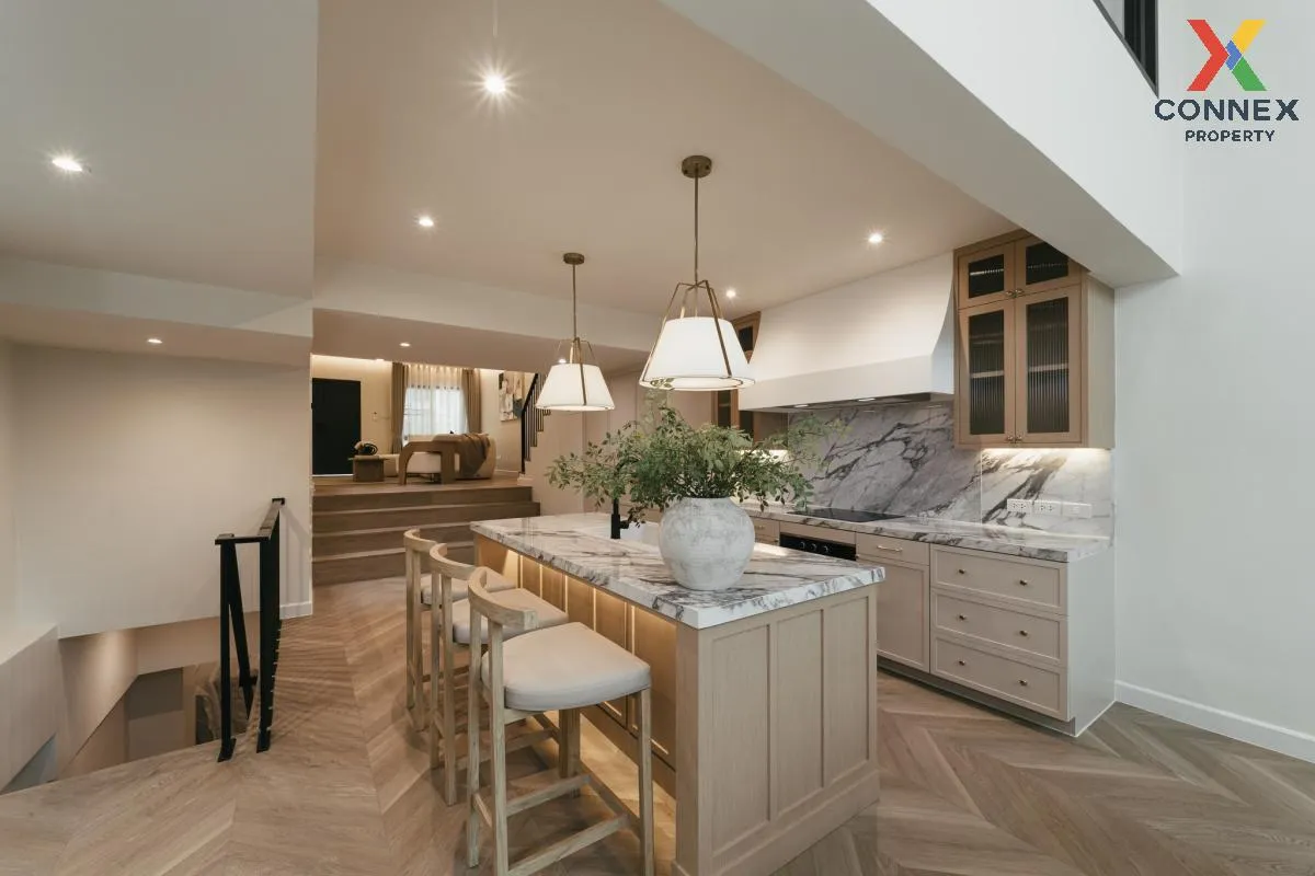 For Rent Regent 71 Place , newly renovated , Phra Khanong Nuea ,  1