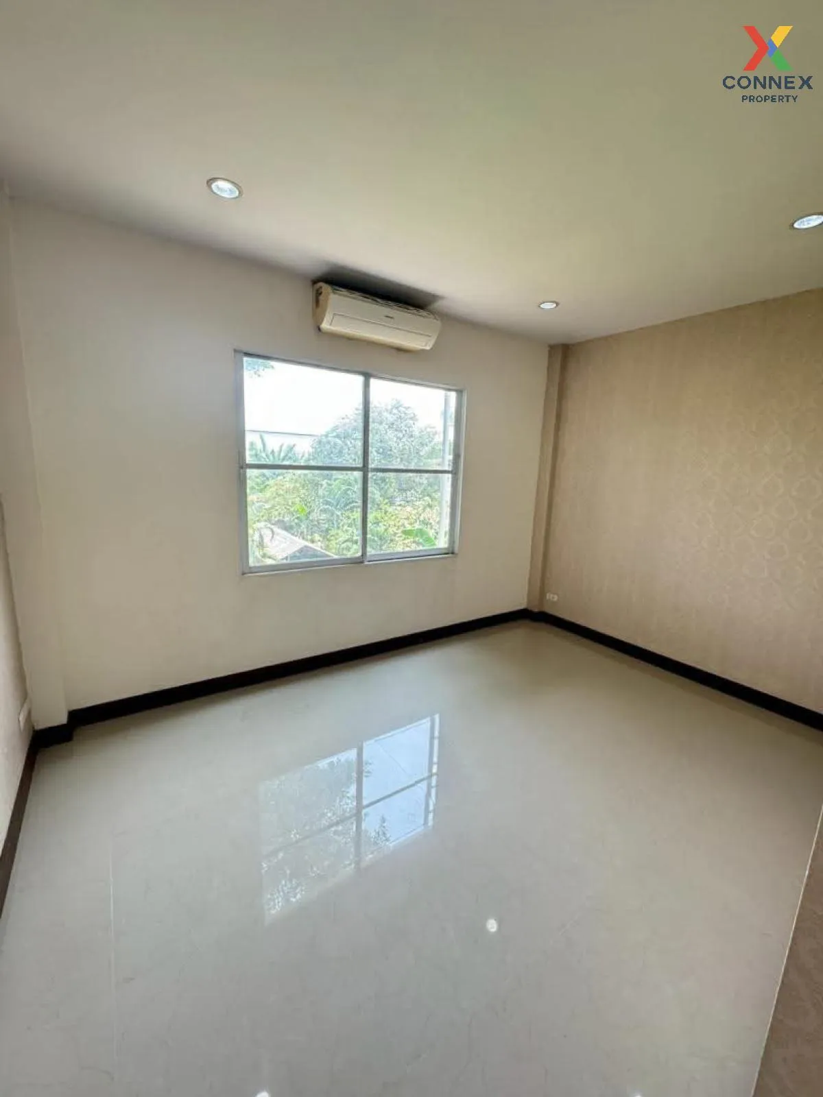 ขายทาวน์เฮ้าส์/ทาวน์โฮม  โมเดิร์น ทาวน์ เอกชัย 46 คลองบางพราน เขต 4