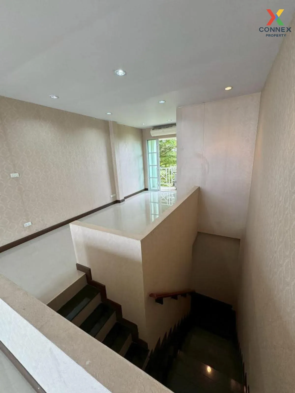 ขายทาวน์เฮ้าส์/ทาวน์โฮม  โมเดิร์น ทาวน์ เอกชัย 46 คลองบางพราน เขต