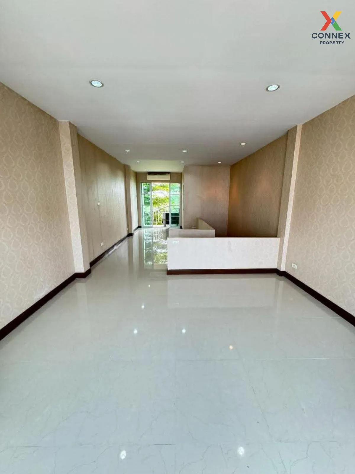 ขายทาวน์เฮ้าส์/ทาวน์โฮม  โมเดิร์น ทาวน์ เอกชัย 46 คลองบางพราน เขต