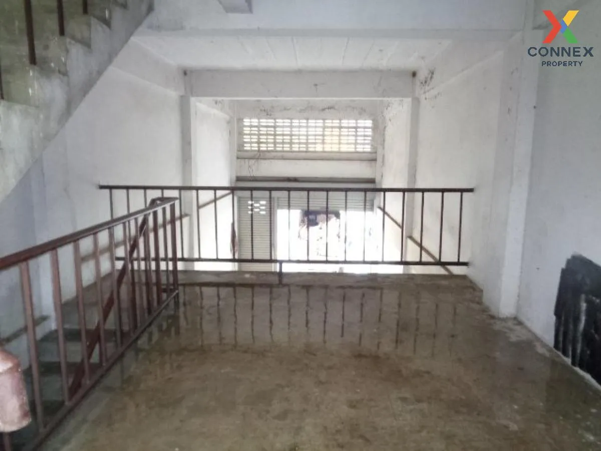 ขายอาคารพาณิชย์ 4 ชั้น 300 ตารางเมตร คลองอุดมชลจร เมืองฉะเชิงเทรา