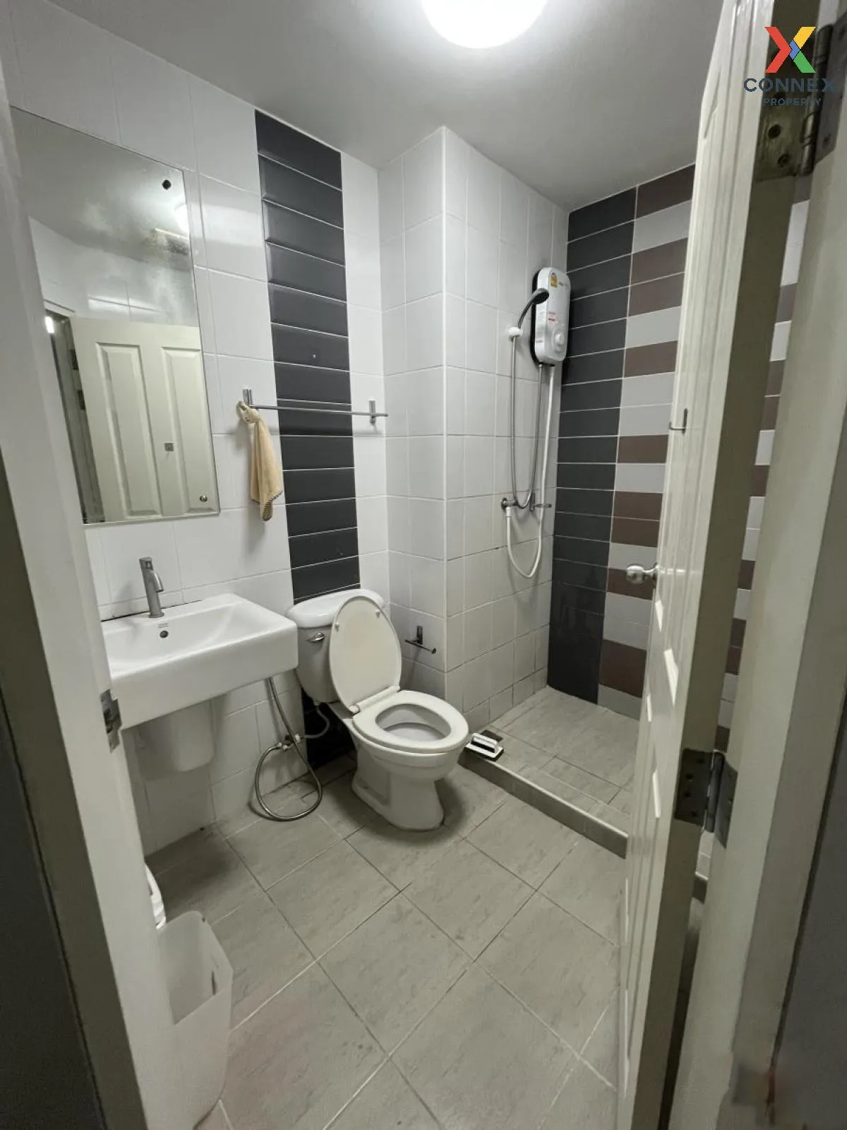 เช่าคอนโด  เดอะทรัสต์ เรสซิเดนท์ พระราม 3 วิวสวย ช่องนนทรี เขต ยา