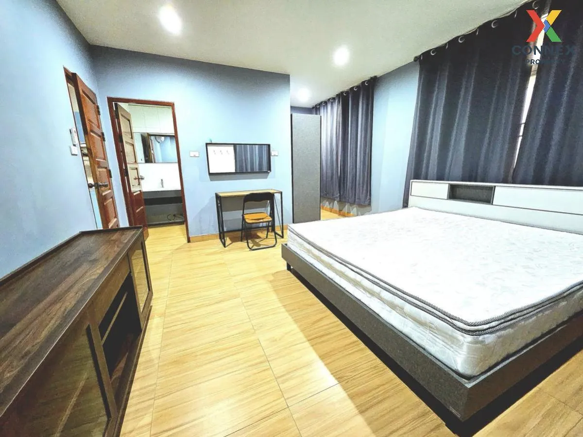 For Rent Condo , Baan Klang Krung Resort Ratchada 7 , corner unit