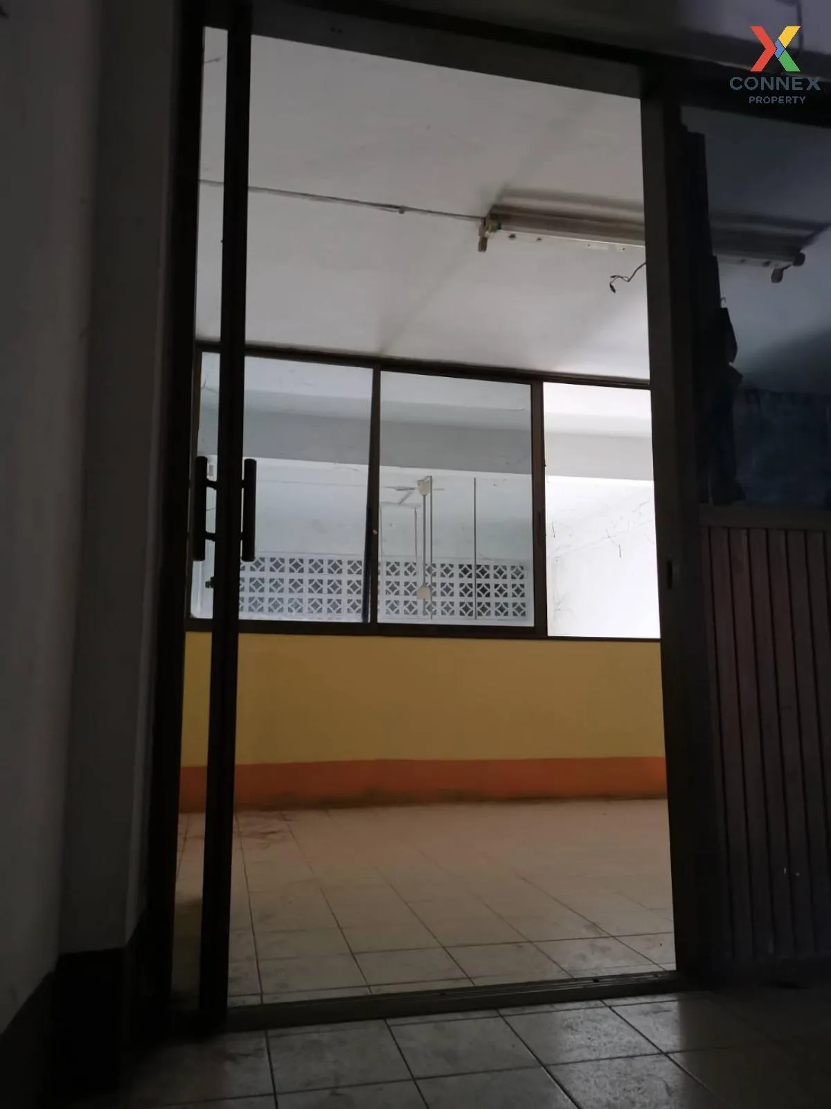 For Rent Commercial building 16 sq m. Soi Suk Sawat 54 , Rat Bura