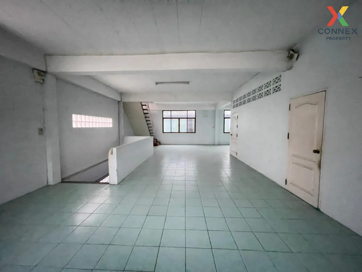 ขายบ้านพร้อมกิจการ พื้นที่ 80 ตารางวา เมืองชลบุรี ชลบุรี บ้านสวน  ขายบ้านพร้อมกิจการ พื้นที่ 80 ตารางวา เมืองชลบุรี ชลบุรี บ้านสวน