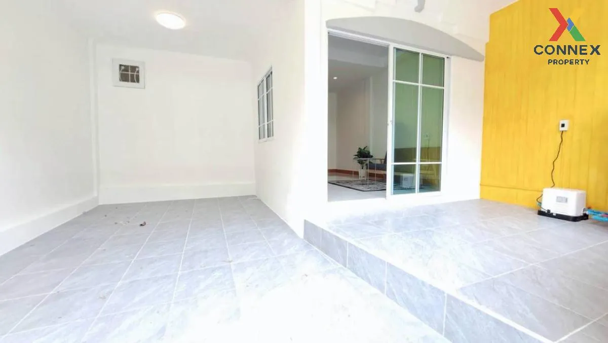 For Sale Townhouse/Townhome  , Lully Ville Lumlukka Khlong 3 , ne 2