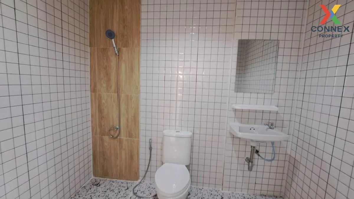 For Sale Townhouse/Townhome  , Lully Ville Lumlukka Khlong 3 , ne