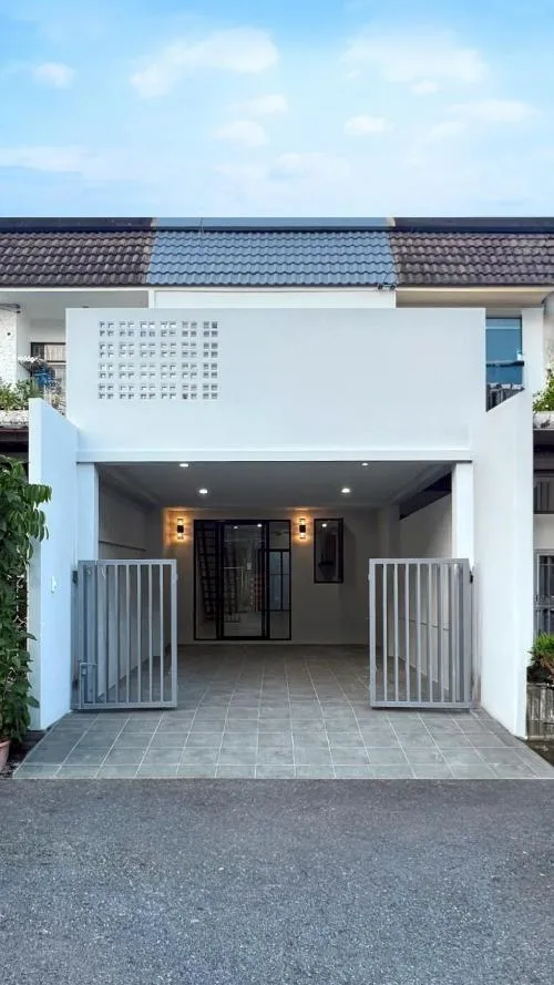 For Sale Townhouse/Townhome  , Wang Thong Village 1 , newly renovated , MRT-Lam Sali , Khlong Kum , Bung Kum , Bangkok , CX-121393