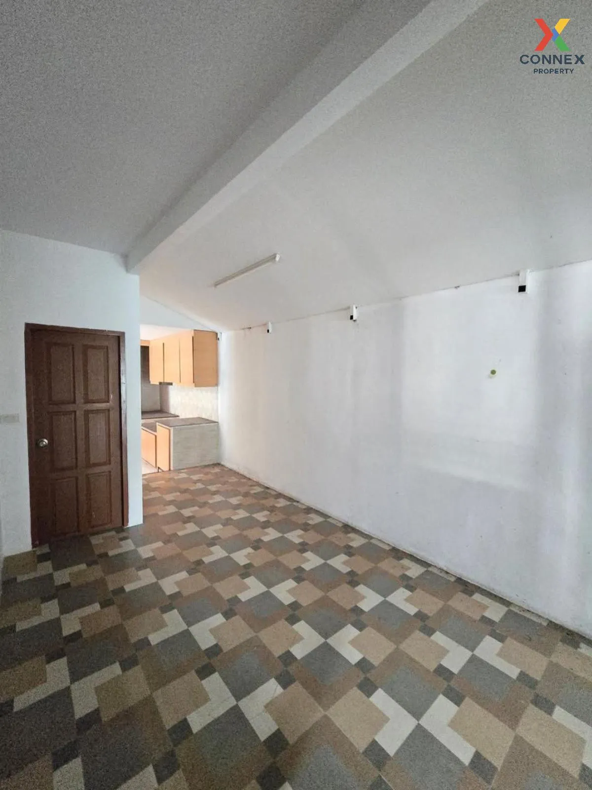 For Sale House , Somboonthrap Nongmon , wide frontage , Saen Suk  For Sale House , Somboonthrap Nongmon , wide frontage , Saen Suk
