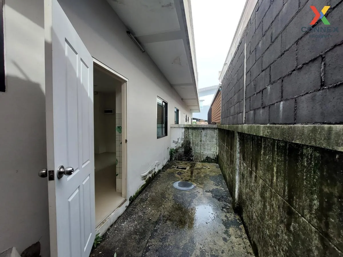 For Sale Townhouse/Townhome  , Siratcha Easton Town , wide fronta 3