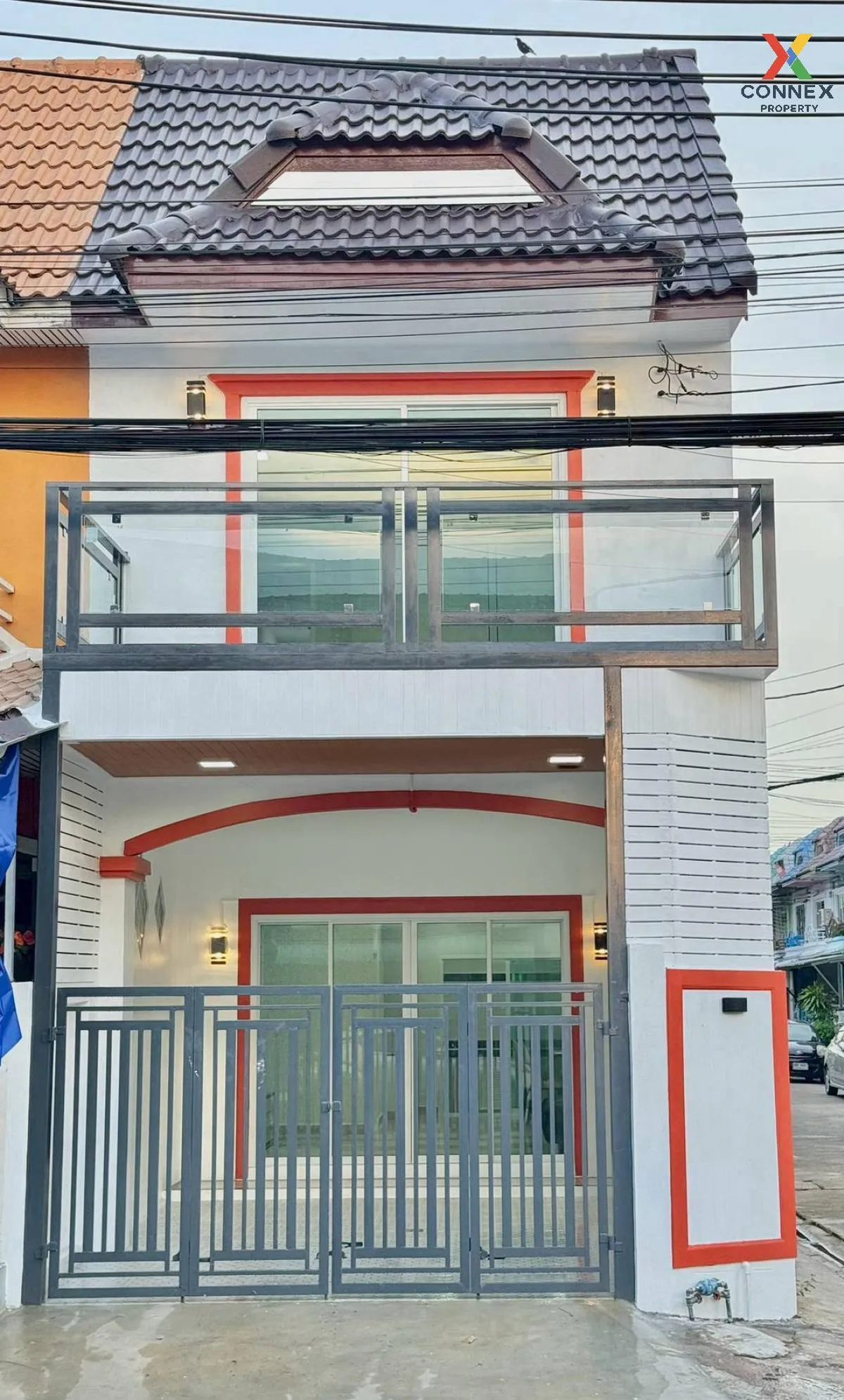 For Sale Townhouse/Townhome  , Baan Monwadee Park , corner unit , 2