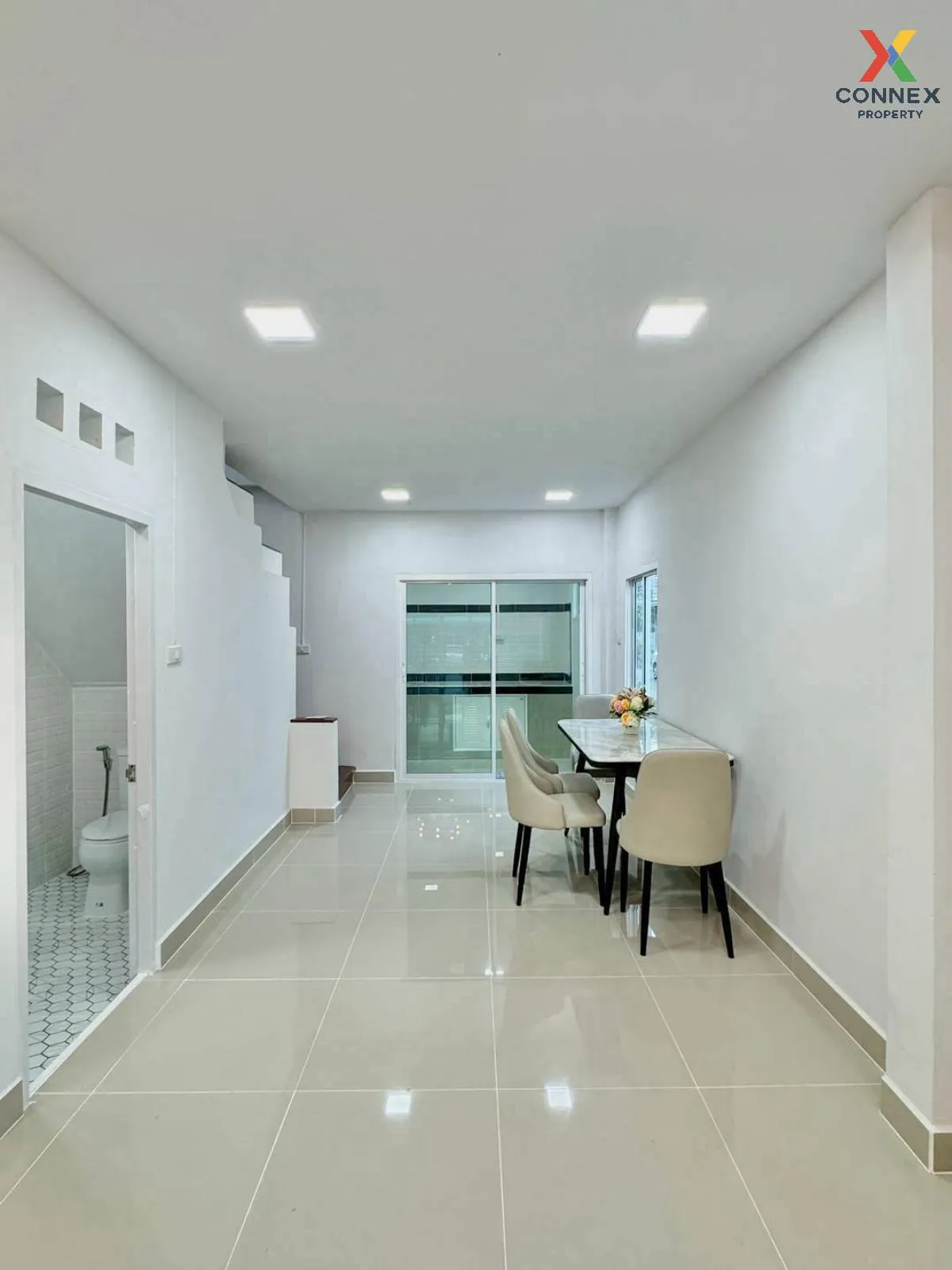 For Sale Townhouse/Townhome  , Baan Monwadee Park , corner unit ,