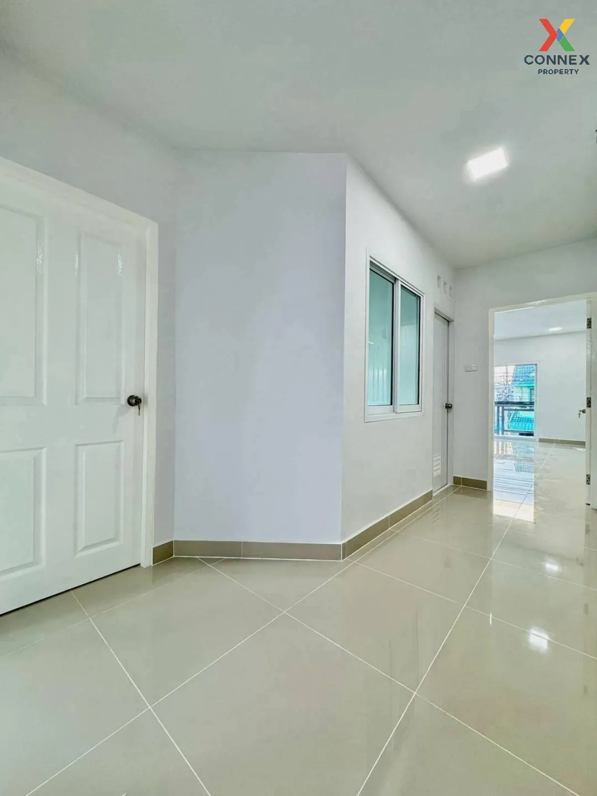 For Sale Townhouse/Townhome  , Baan Monwadee Park , corner unit ,