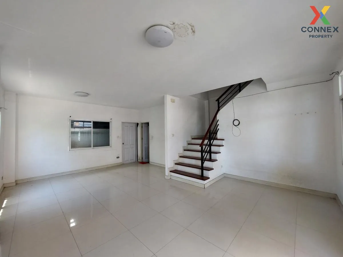 ขายทาวน์เฮ้าส์/ทาวน์โฮม  ทรัพย์รุ่งเรือง ซิตี้ 2 บ้านเก่า พานทอง 