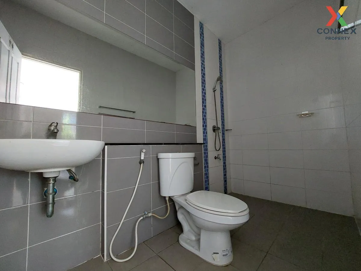 ขายทาวน์เฮ้าส์/ทาวน์โฮม  ทรัพย์รุ่งเรือง ซิตี้ 2 บ้านเก่า พานทอง 