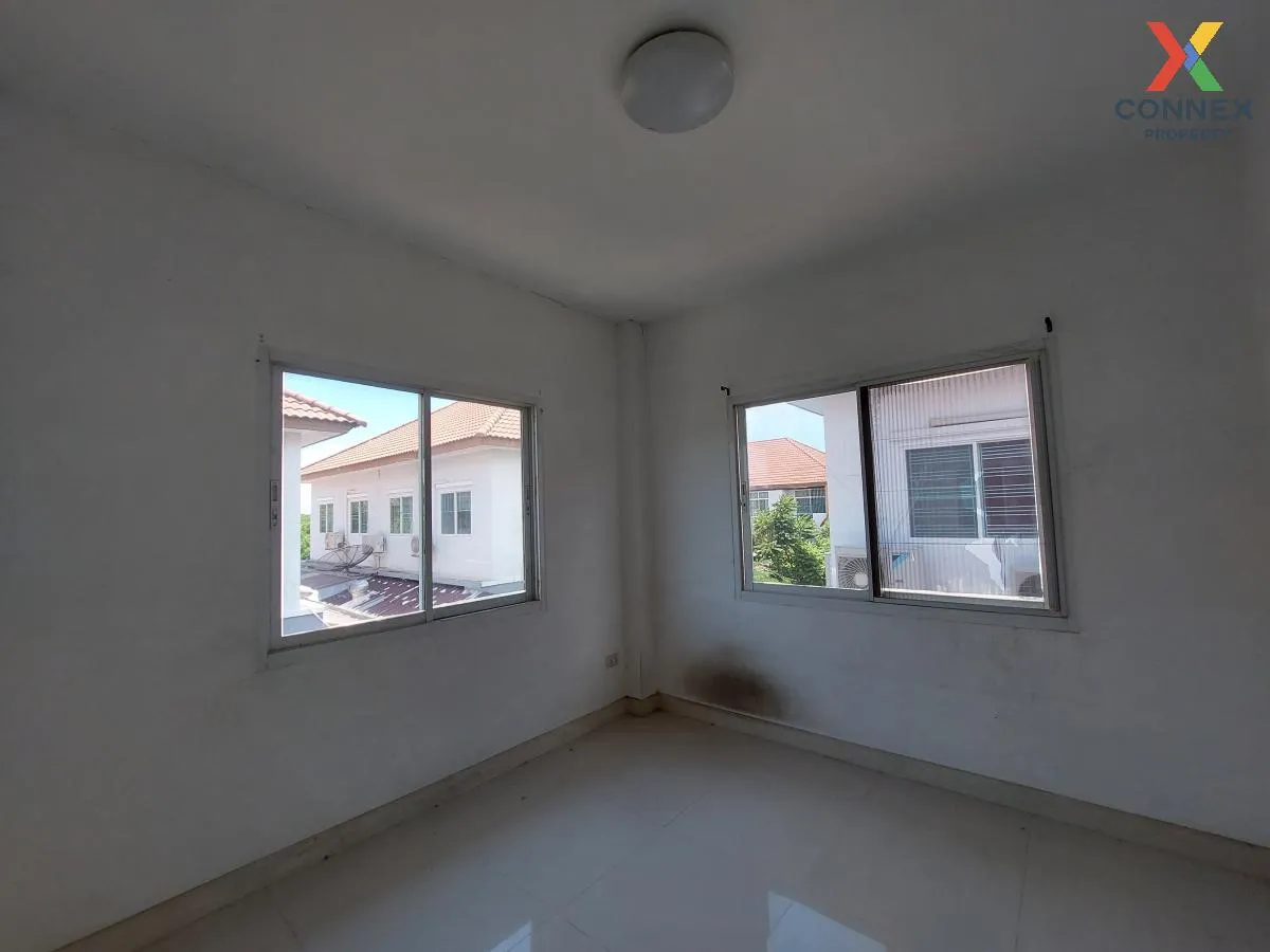 ขายทาวน์เฮ้าส์/ทาวน์โฮม  ทรัพย์รุ่งเรือง ซิตี้ 2 บ้านเก่า พานทอง 