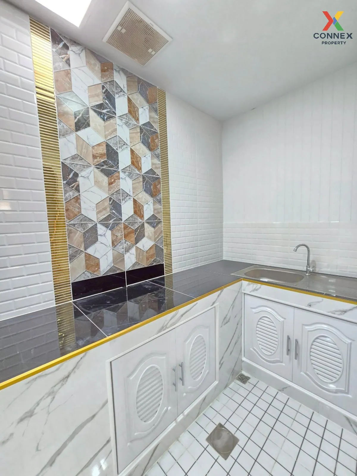 For Sale Townhouse/Townhome  , Baan Wasin Klong 9 , Bueng Sanan , 4