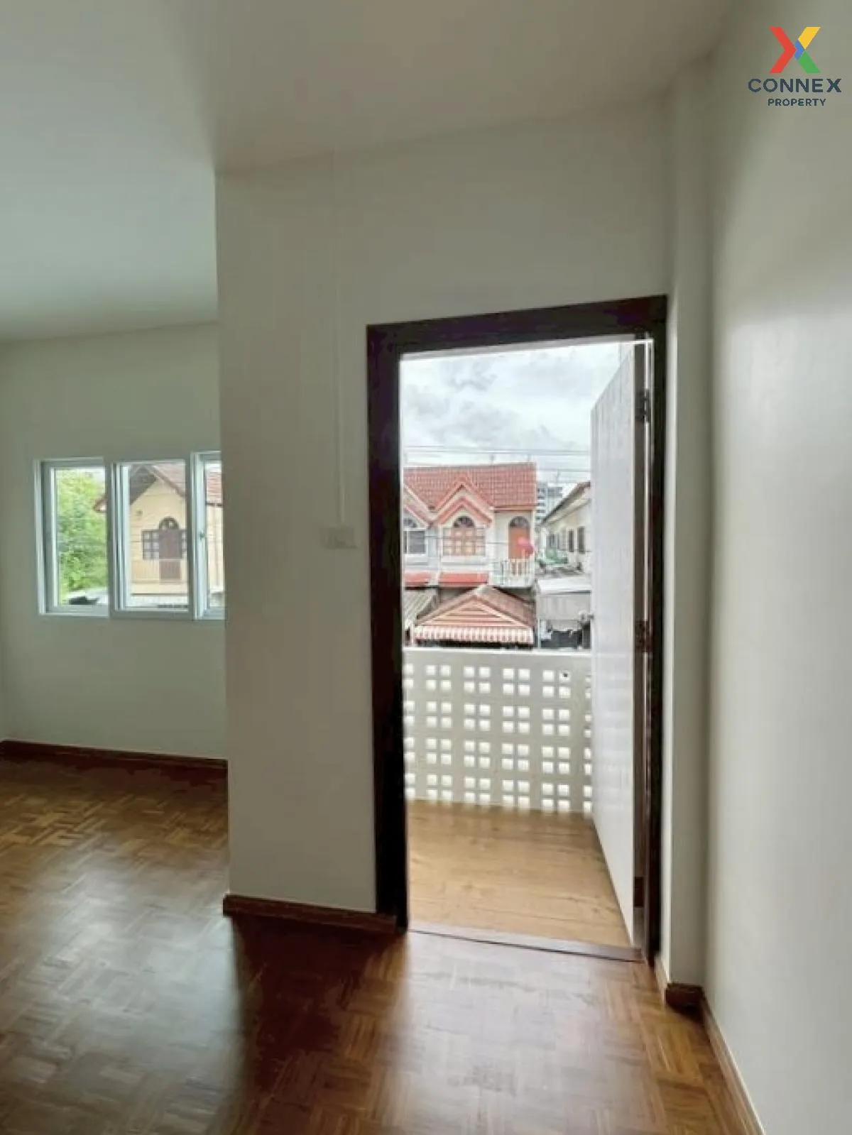 ขายทาวน์เฮ้าส์/ทาวน์โฮม  เพชรไพลิน พระยาสุเรนทร์ 35 บางชัน เขต คล