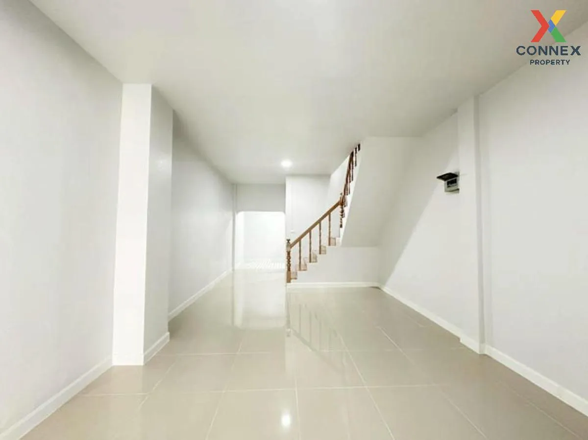 ขายทาวน์เฮ้าส์/ทาวน์โฮม  เพชรไพลิน พระยาสุเรนทร์ 35 บางชัน เขต คล 4