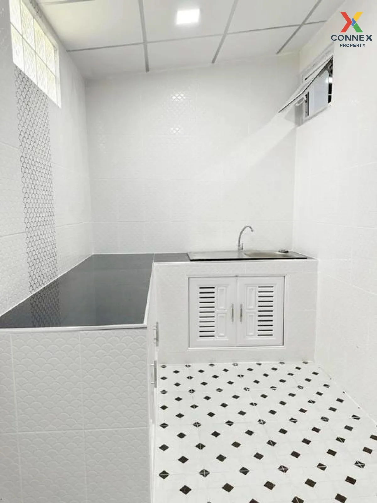 ขายทาวน์เฮ้าส์/ทาวน์โฮม  เพชรไพลิน พระยาสุเรนทร์ 35 บางชัน เขต คล