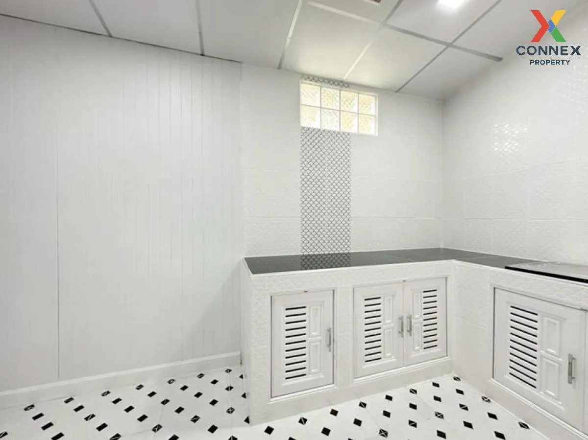 ขายทาวน์เฮ้าส์/ทาวน์โฮม  เพชรไพลิน พระยาสุเรนทร์ 35 บางชัน เขต คล