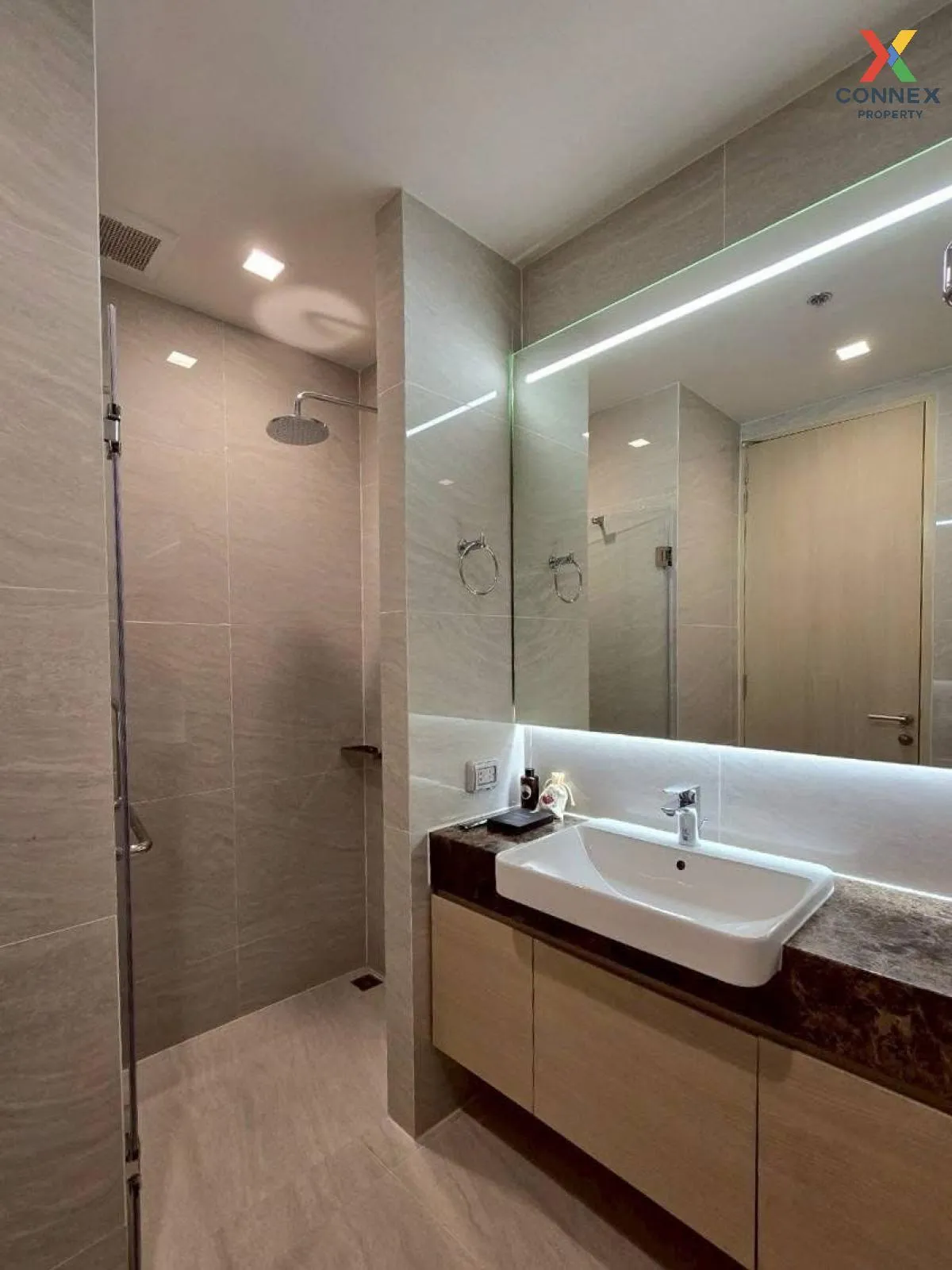 For Rent Condo , NOBLE STATE 39 , nice view , high floor , BTS-Ph