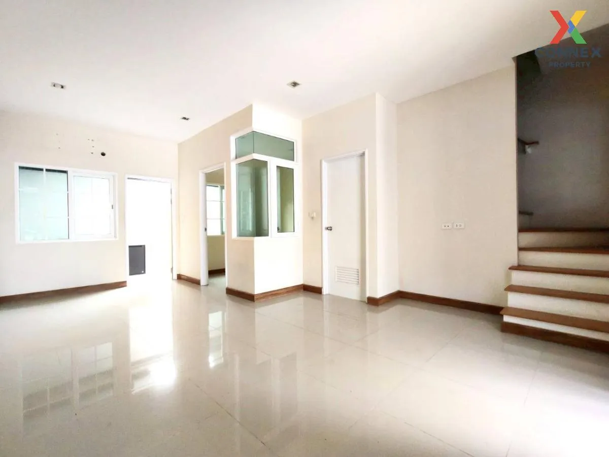 ขายทาวน์เฮ้าส์/ทาวน์โฮม  โกลเด้น ทาวน์ 3 บางนา-สวนหลวง หน้ากว้าง 