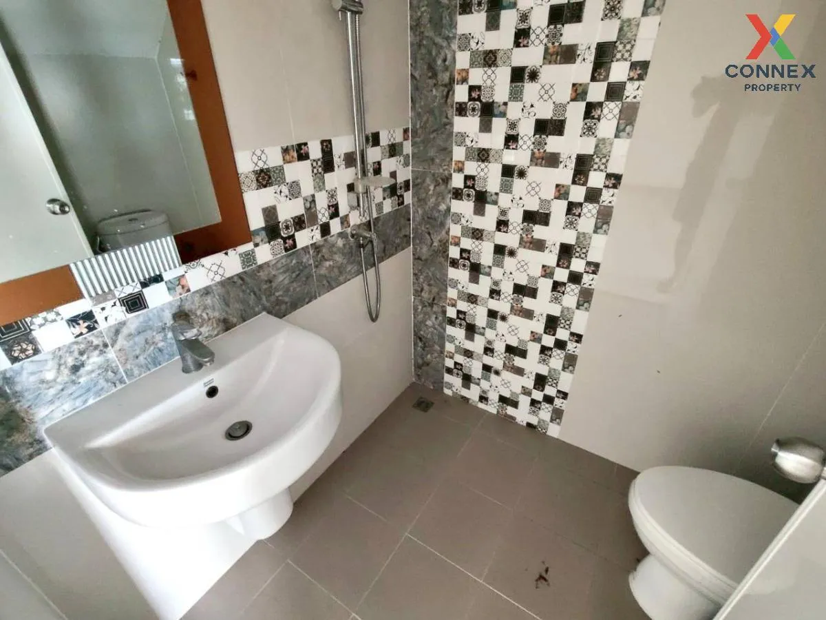 ขายทาวน์เฮ้าส์/ทาวน์โฮม  โกลเด้น ทาวน์ 3 บางนา-สวนหลวง หน้ากว้าง 