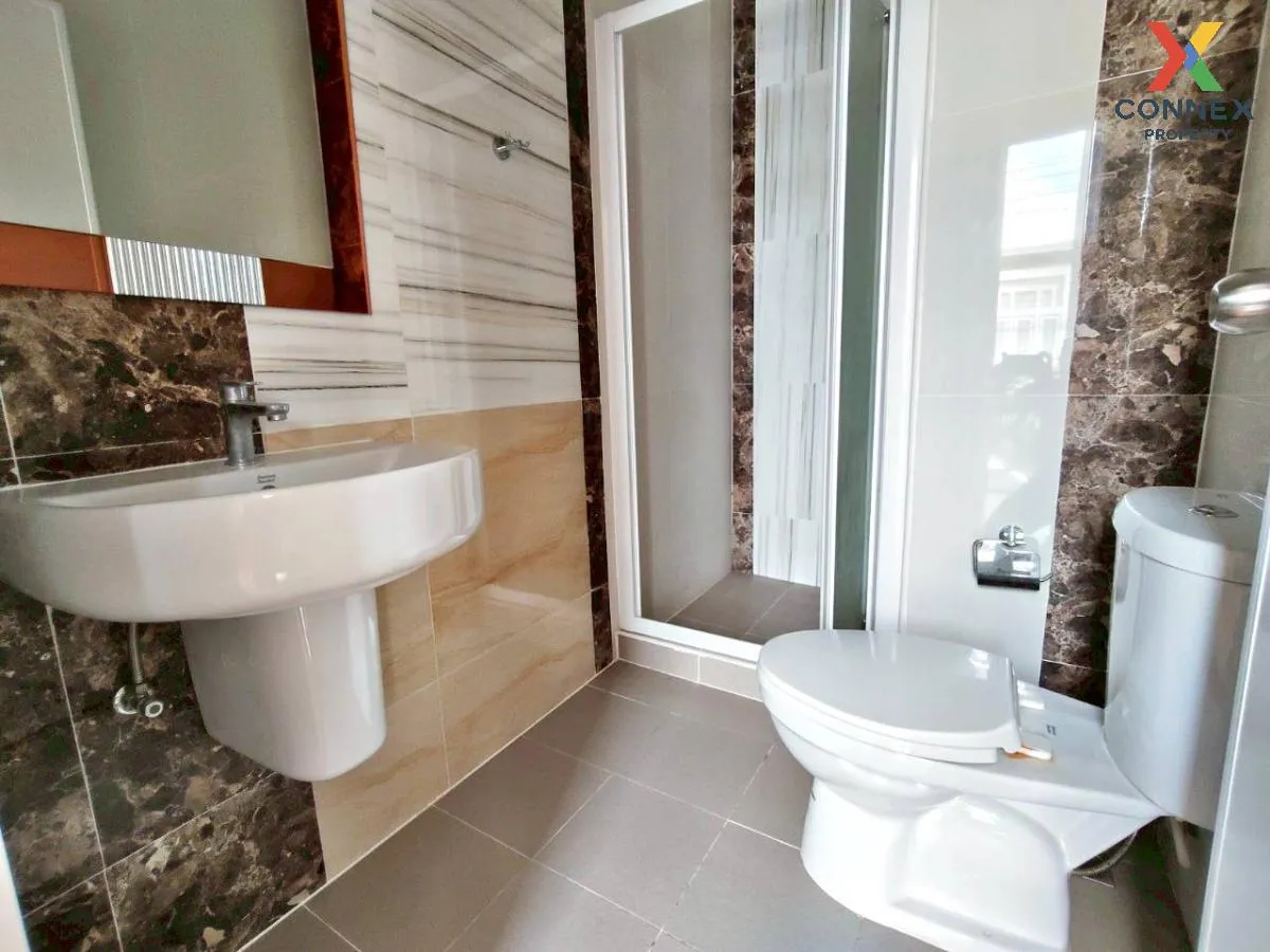 ขายทาวน์เฮ้าส์/ทาวน์โฮม  โกลเด้น ทาวน์ 3 บางนา-สวนหลวง หน้ากว้าง 