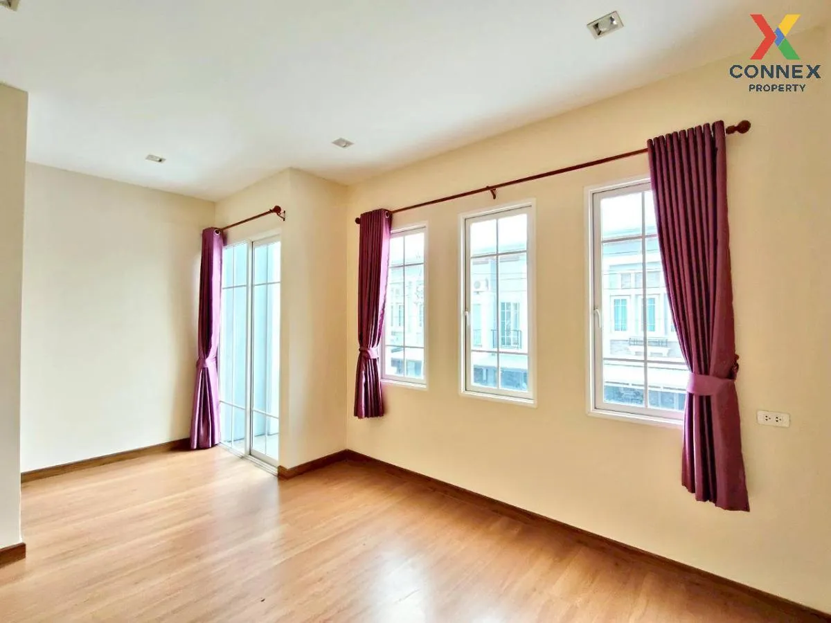 ขายทาวน์เฮ้าส์/ทาวน์โฮม  โกลเด้น ทาวน์ 3 บางนา-สวนหลวง หน้ากว้าง 