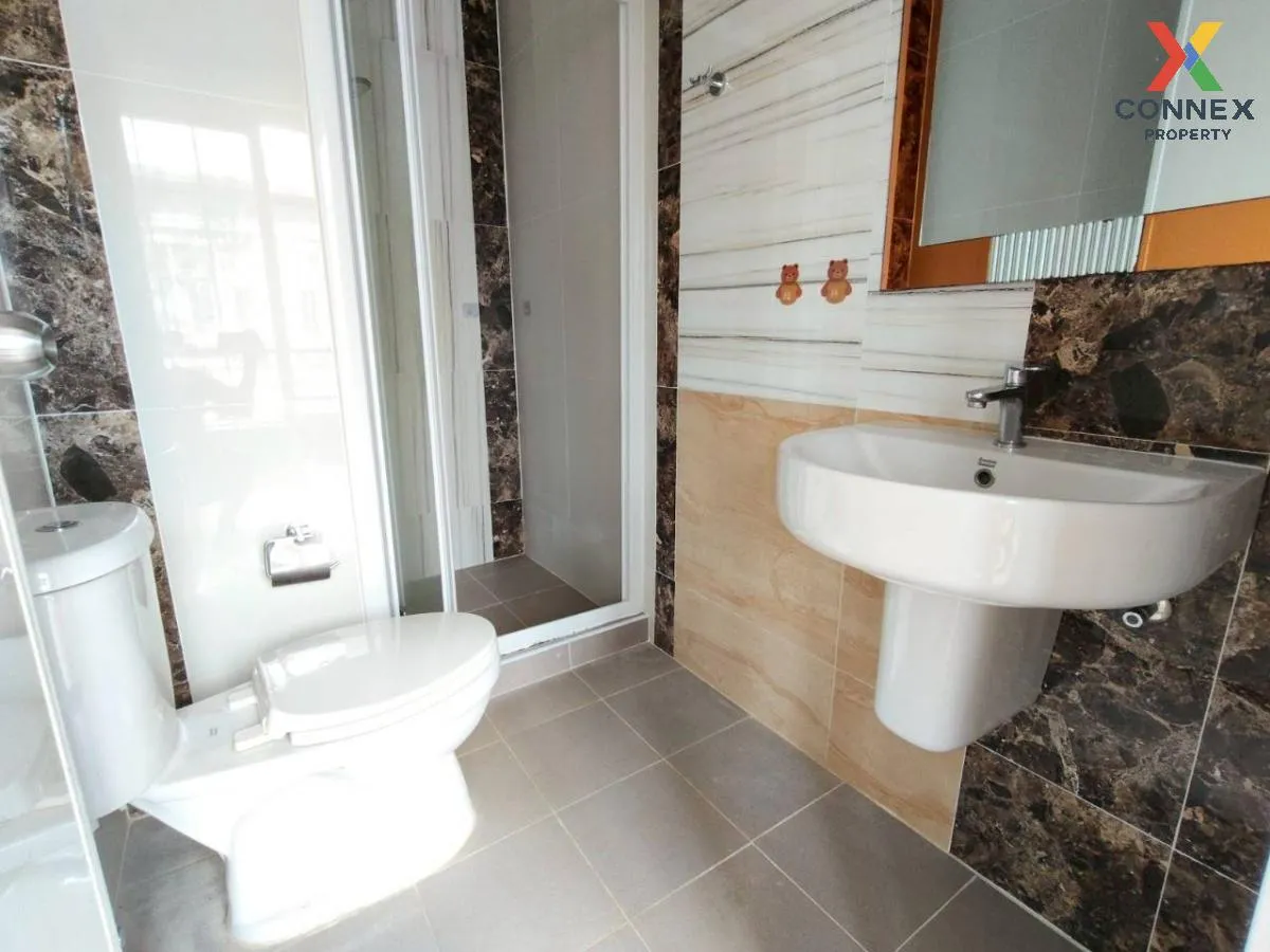 ขายทาวน์เฮ้าส์/ทาวน์โฮม  โกลเด้น ทาวน์ 3 บางนา-สวนหลวง หน้ากว้าง 